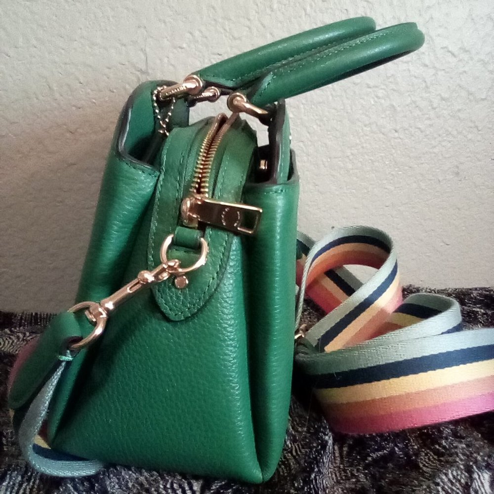 Coach Mini Lillie NWOT green diary embroidered handbag. Rainbow butterfly daisy - Picture 3 of 3